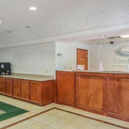 Econo Lodge Weatherford Bagian luar foto