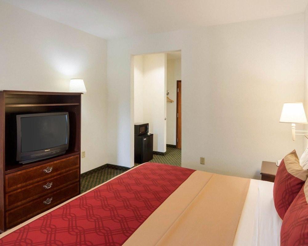 Econo Lodge Weatherford Bagian luar foto