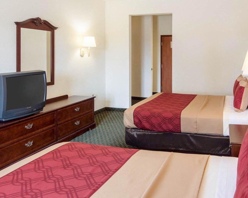 Econo Lodge Weatherford Bagian luar foto