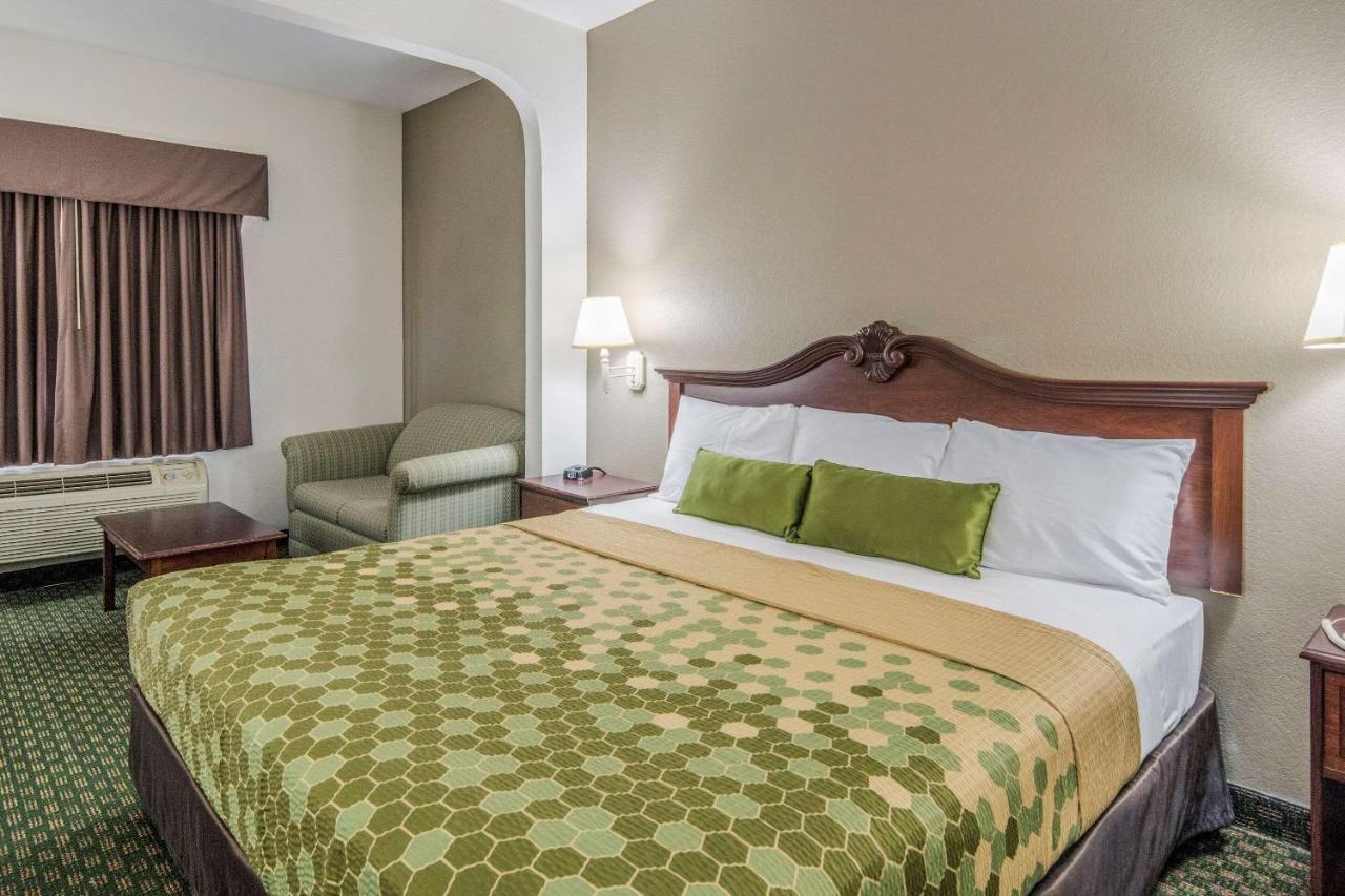 Econo Lodge Weatherford Bagian luar foto