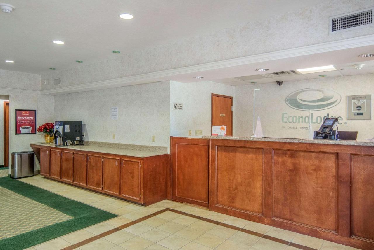 Econo Lodge Weatherford Bagian luar foto