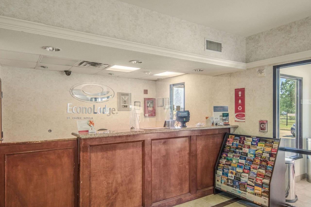 Econo Lodge Weatherford Bagian luar foto