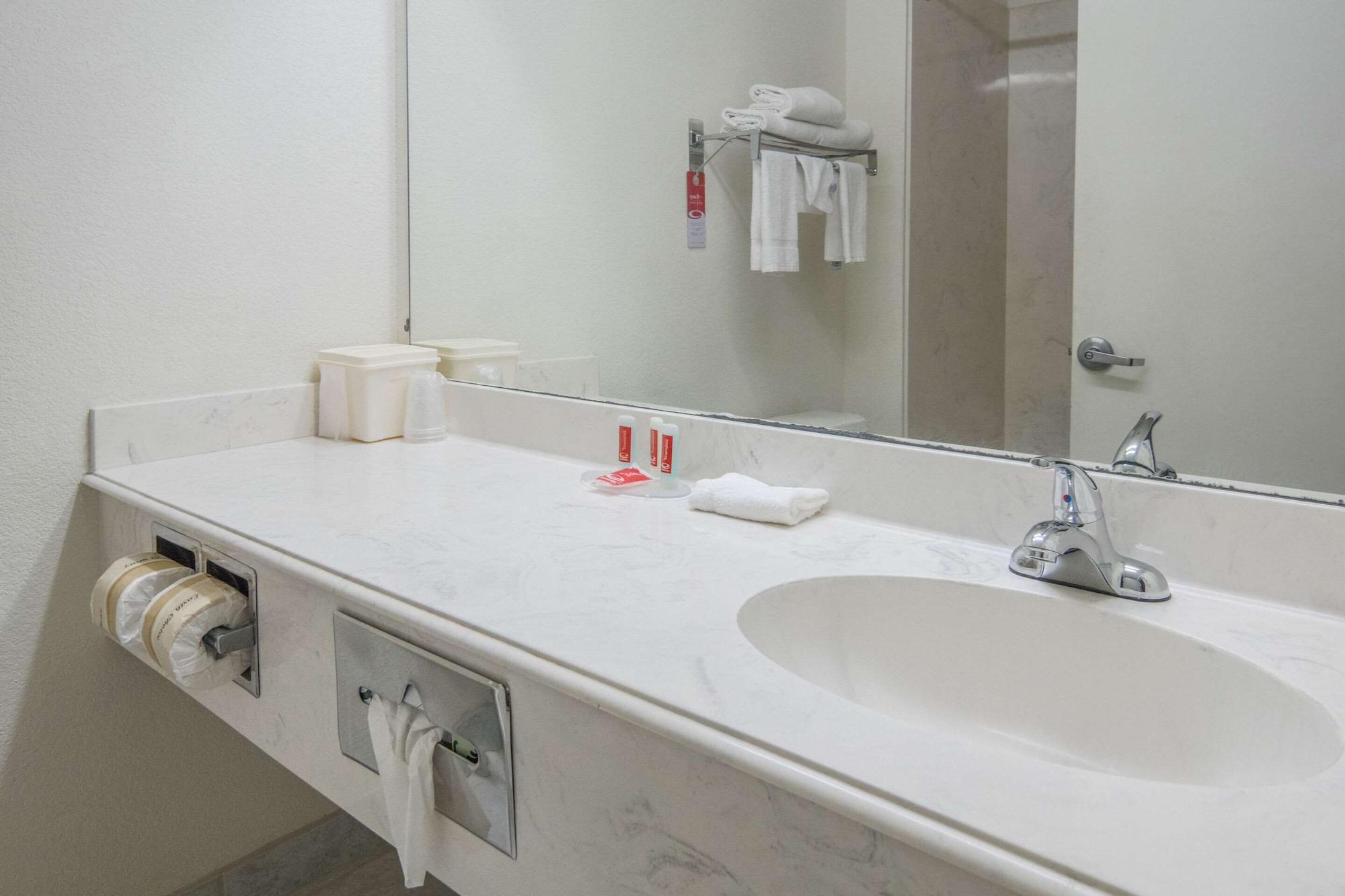 Econo Lodge Weatherford Bagian luar foto