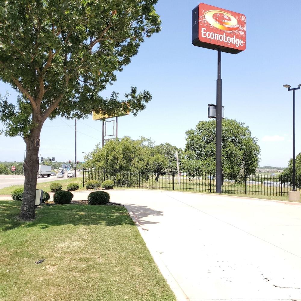 Econo Lodge Weatherford Bagian luar foto