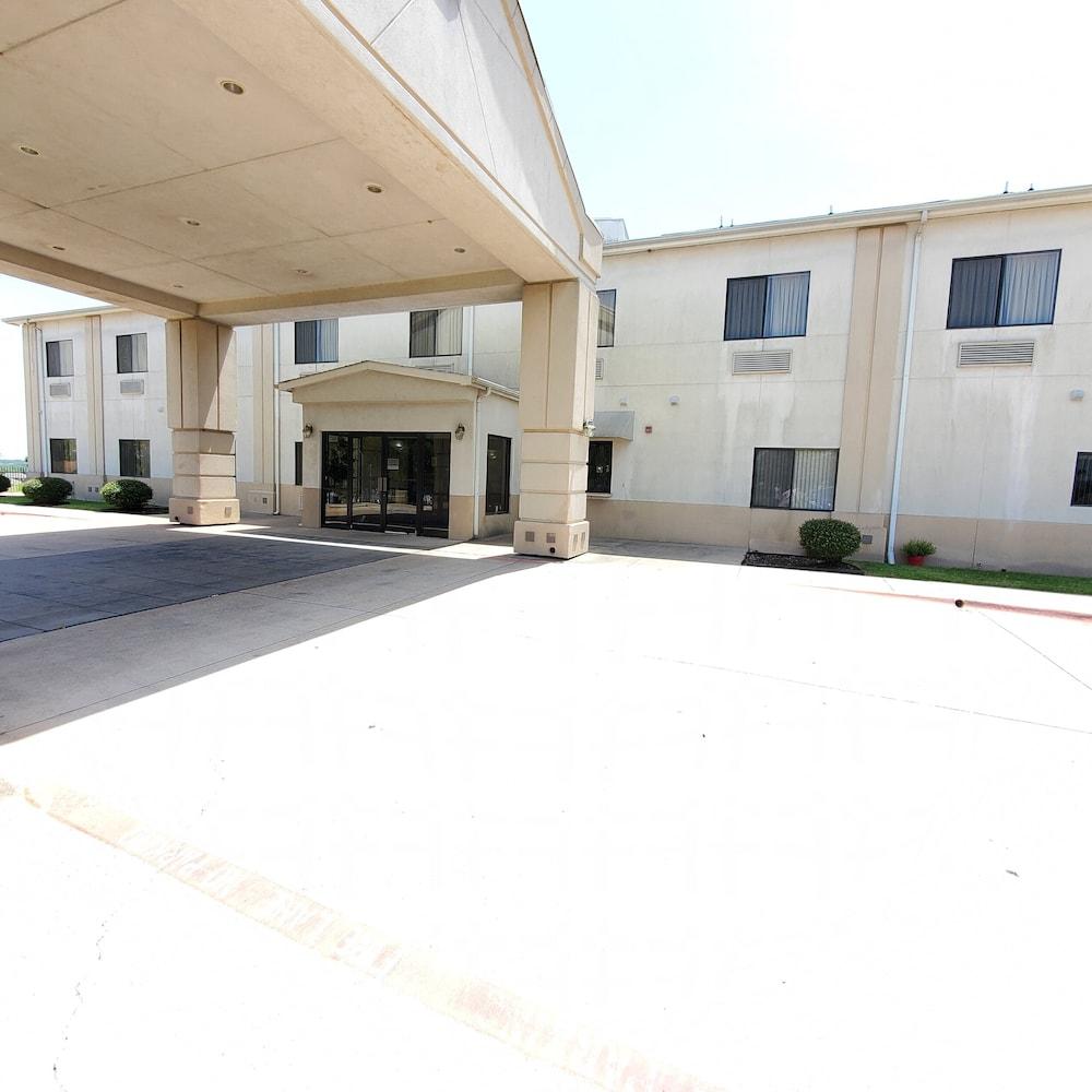 Econo Lodge Weatherford Bagian luar foto