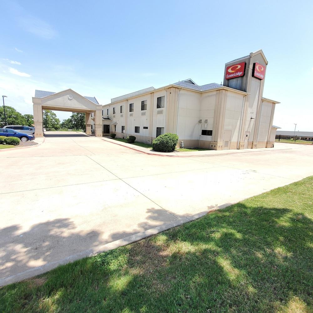 Econo Lodge Weatherford Bagian luar foto