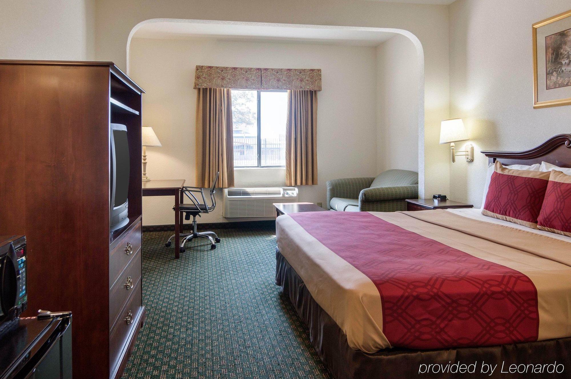 Econo Lodge Weatherford Bagian luar foto