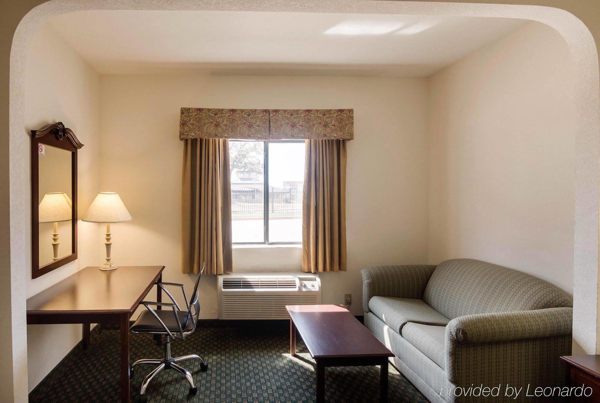 Econo Lodge Weatherford Bagian luar foto