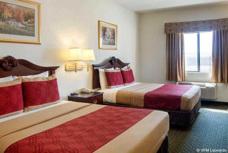 Econo Lodge Weatherford Bagian luar foto
