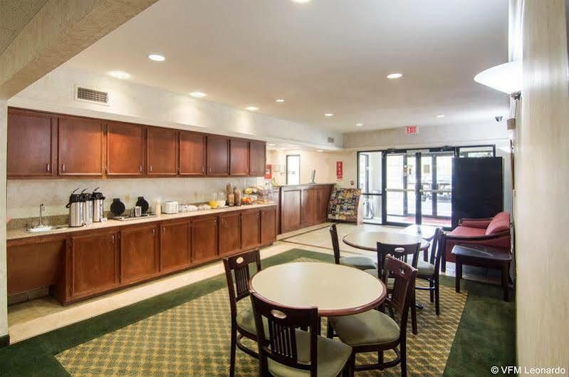 Econo Lodge Weatherford Bagian luar foto